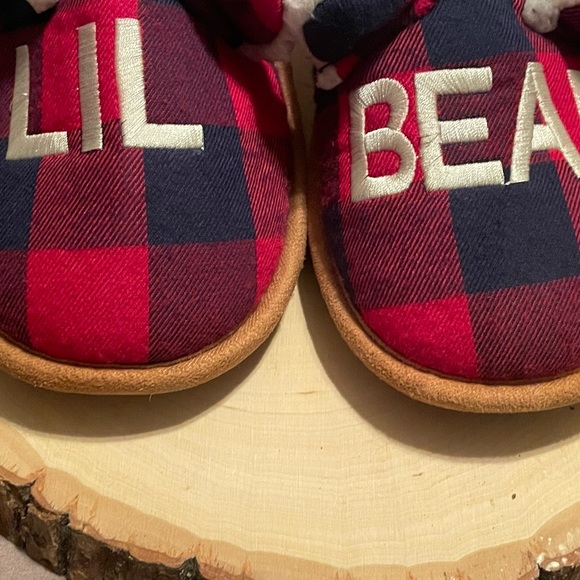 🆕 🎄LiL Bear 🐻, Dearfoams Slippers, Kids, Size 2/3, NWT, Memory Foam - Picture 2 of 8
